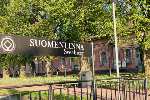 Tour de Suomenlinna em francês com Doro