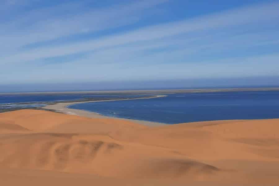 Kleingruppentour mit Geländewagen nach Sandwich Harbour & Sandboarding!. Foto: GetYourGuide Kleingruppentour mit Geländewagen nach Sandwich Harbour & Sandboarding!. Foto: GetYourGuide