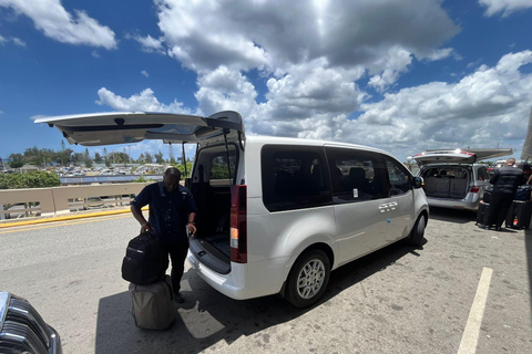 Punta Cana: Traslado al aeropuerto VIP privado a hoteles y complejos turísticosTraslado al aeropuerto PUJ de Punta Cana ida y vuelta