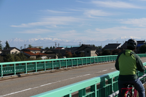 Takaoka: Mama-chari bike tour with Guide