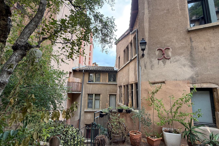 Guided Tour - Lyon: Saint-Georges, the Hidden Soul of Vieux Lyon Saint-Georges, the hidden soul of Old Lyon
