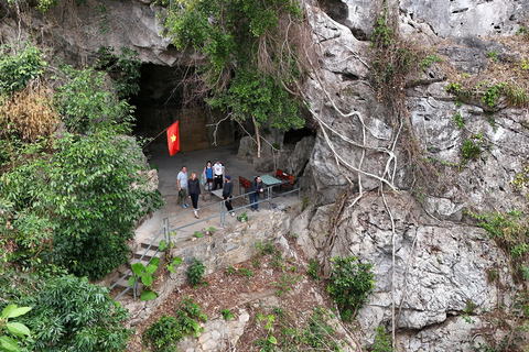 Half Day Hiking to Cat Ba National Park with a Guide
