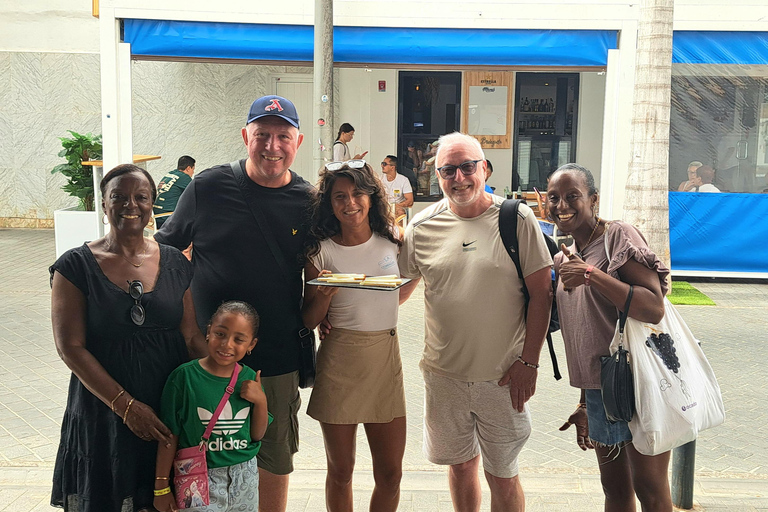 Corralejo: passeio a pé com degustação de produtos locaisCorralejo: Passeio a pé com degustação de produtos locais