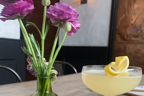 Philadelphia: Fishtown Cocktail & Beer Tour w/ Snacks