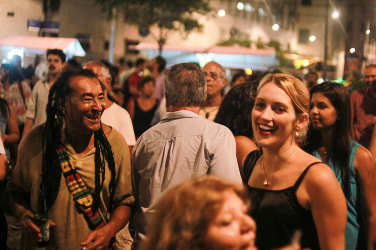 Rio de Janeiro: impreza samby w Pedra do Sal z caipirinhąRio de Janeiro: impreza samby Pedra do Sal z caipirinhas