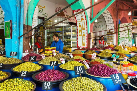 Casablanca: Layover Sightseeing Tour with Airport Transfer Layover including the Moroccan Hammam and traditional Dinner