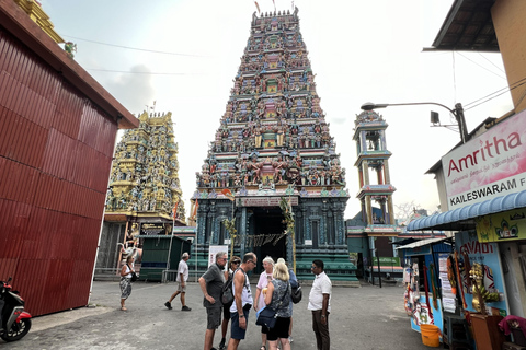 Colombo: Hidden Stories, Colonial Heritage Tuk-Tuk Tour