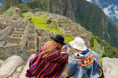 Machu Picchu: Circuit 2A (Classic Route) + Bus & Local Guide Last-Minute: Circuit 3B with Guide Included