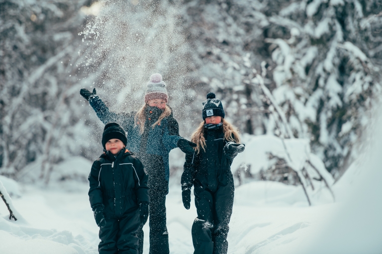 Rovaniemi: wypożyczalnia odzieży zimowej z butami śnieżnymi i rękawiczkamiRovaniemi: Tygodniowa wypożyczalnia odzieży zimowej