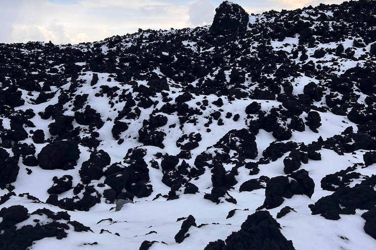 Etna en invierno: excursión a 3000 metros con teleférico y guía