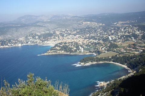From Aix-en-Provence: Cassis & Luberon Tour From Aix-en-Provence: Cassis & Luberon Guided Tour