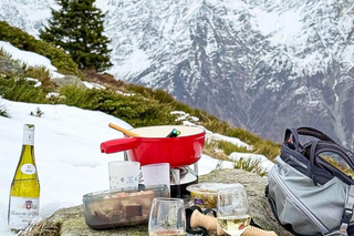 Chamonix: Wanderung bei Sonnenuntergang & Fondue im Alpenland mit Guide