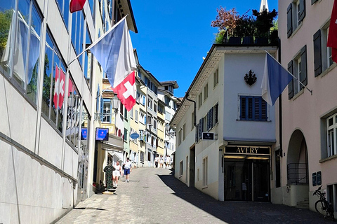 Zurich: Old Town Highlights Walking Tour with a Local Guide Zurich: Old Town Guided Walking Tour with Local Guide - 2h