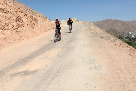 Congata Rover,3 timmars cykeltur i Arequipa