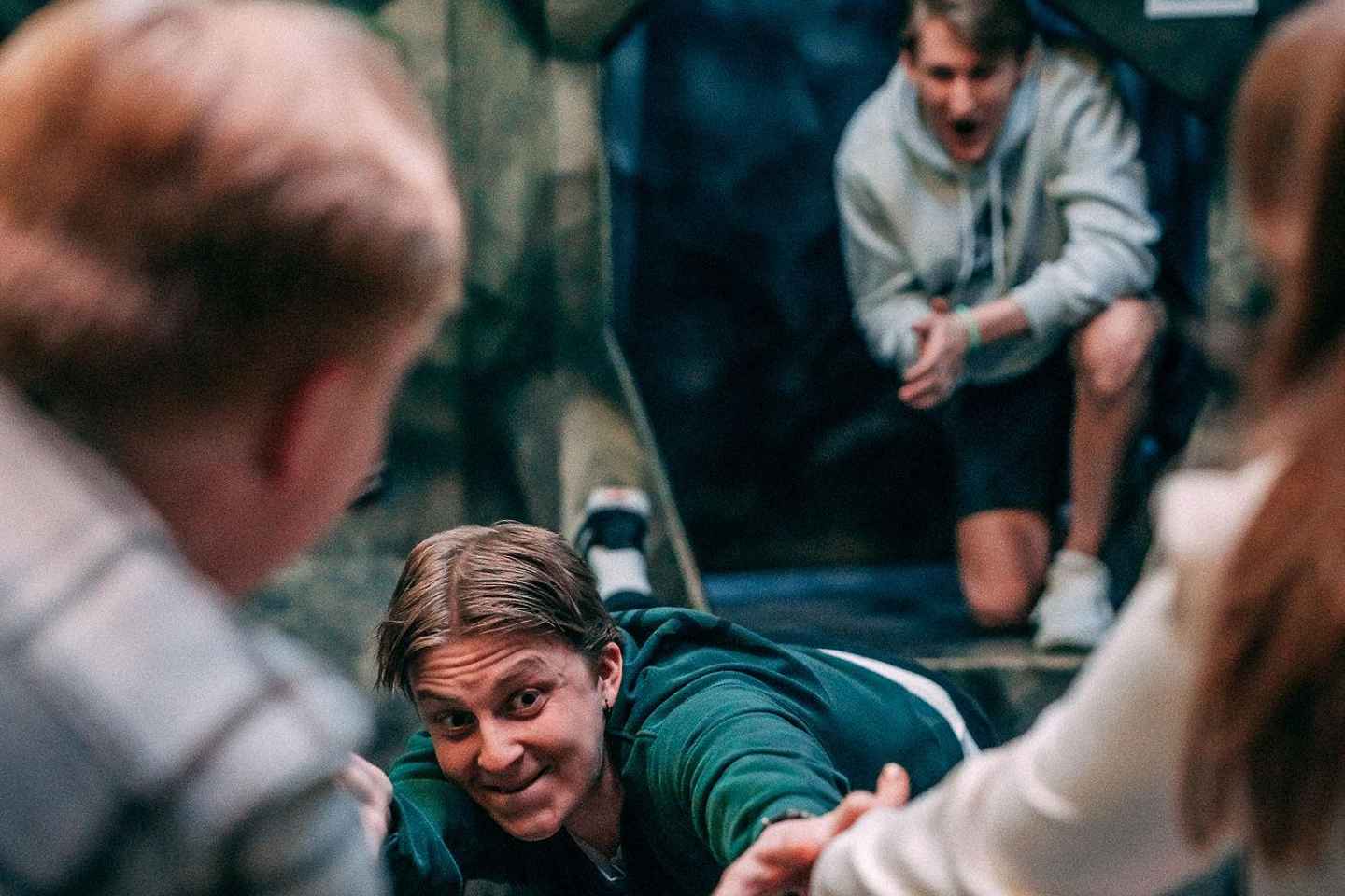 포트 베르겐의 감옥 섬 탈출 게임: 모험의 시작