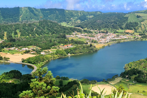 Costa occidentale: Lago di Sete Cidades e produzione di ananas