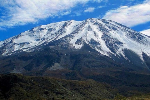 "Majestuoso Misti: una emocionante escapada de 2 días a Arequipa"