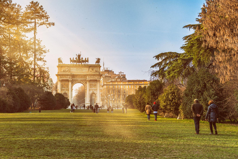 Milan : Petit groupe - Château, dégustation de gelato et toit du DuomoMilan : Visite en petit groupe du château et du Duomo avec Gelato