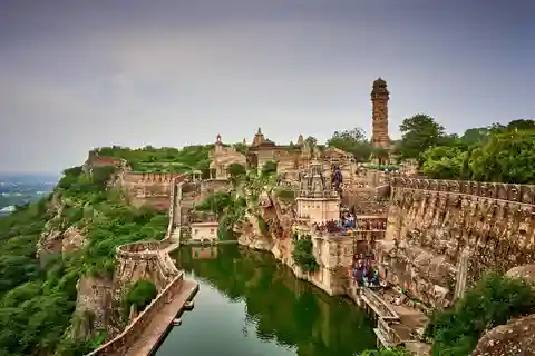De Udaipur: Viagem ao Forte de Chittorgarh com entrega em Pushkar