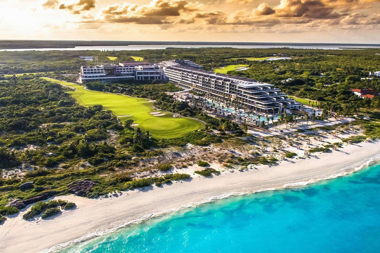 Prive pendeldienst Atelier Playa Mujeres naar CUN Luchthaven