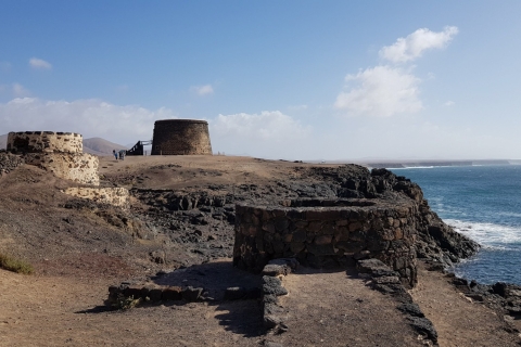 From Lanzarote: Day Trip to Fuerteventura and Corralejo Tour in Spanish, English or German