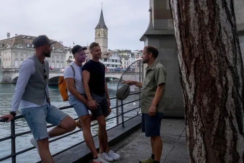 Zurich: LGBTQ city tour through Zurich incl. raclette