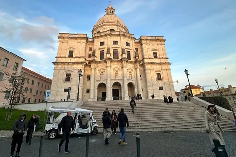 Lisbon: Private City Tour By TukTuk