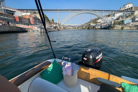 Porto: passeio de barco no Rio DouroPasseio de barco partilhado pelo Rio Douro
