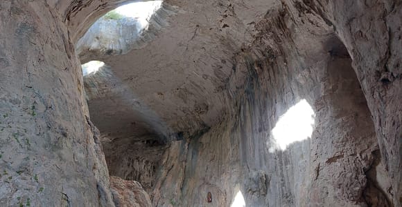 Sofia: Höhle „Augen Gottes” und Geopark Iskar-Panega Tour