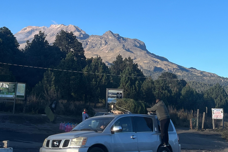 Tour to Iztaccihuatl volc