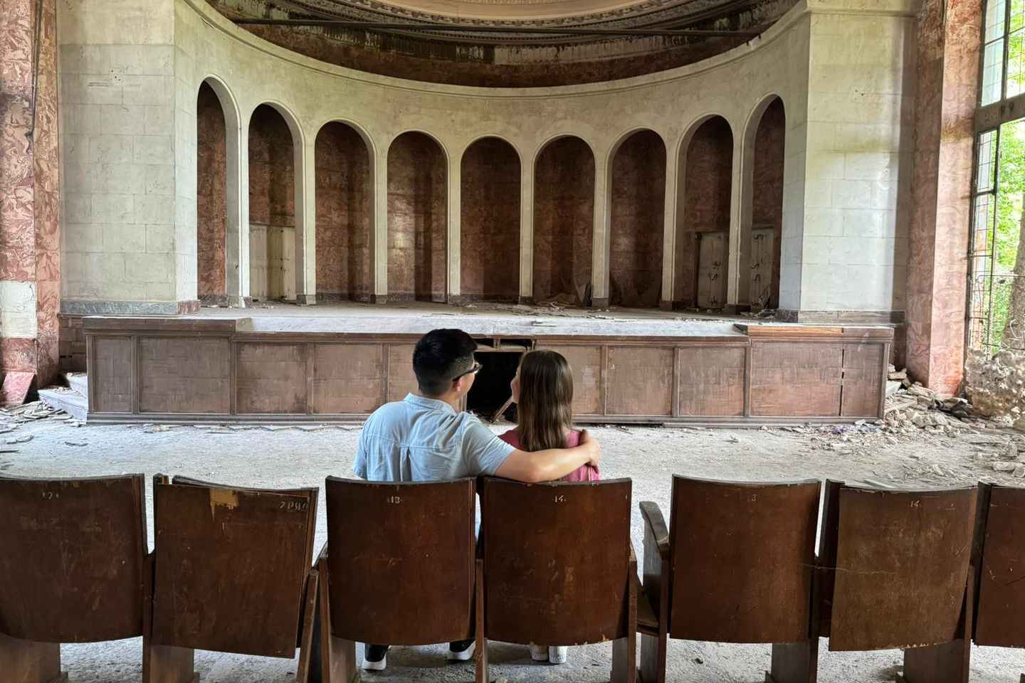 쿠타이시: 트스칼투보 소련 시대의 폐허 스파 투어