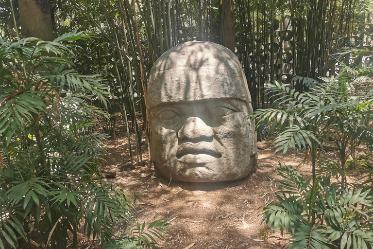 Museum of Anthropology: Private Cultural Treasures tour French Guided tour (Private)