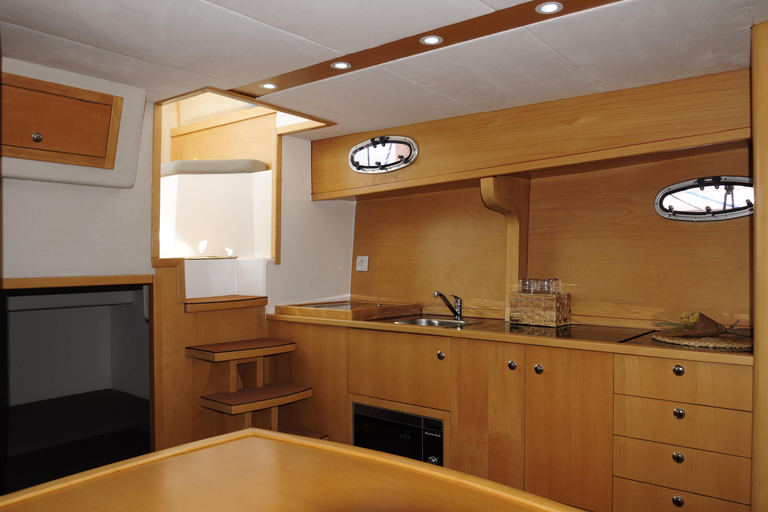 Algarve - Yacht in BE HAPPY Algarve - Yacht in BE HAPPY Half Day (3:30h)