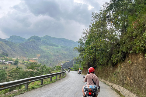 Från Hanoi: 4-dagars Ha Giang Loop Car Tour Plus redigerad video