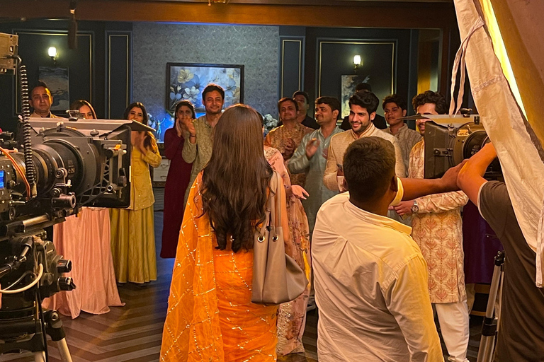 Mumbai: Visita ao estúdio de Bollywood + espetáculo de dança + karaoke