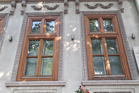 Belgrade: Women's Side of History Walking Tour with Coffee