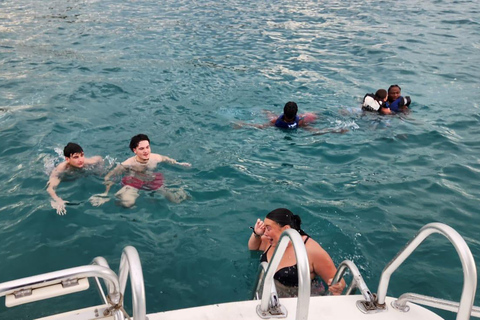 Puerto Plata: Party Catamaran to Sosua Bay Puerto Plata: Party Boat Catamaran to Sosua Bay