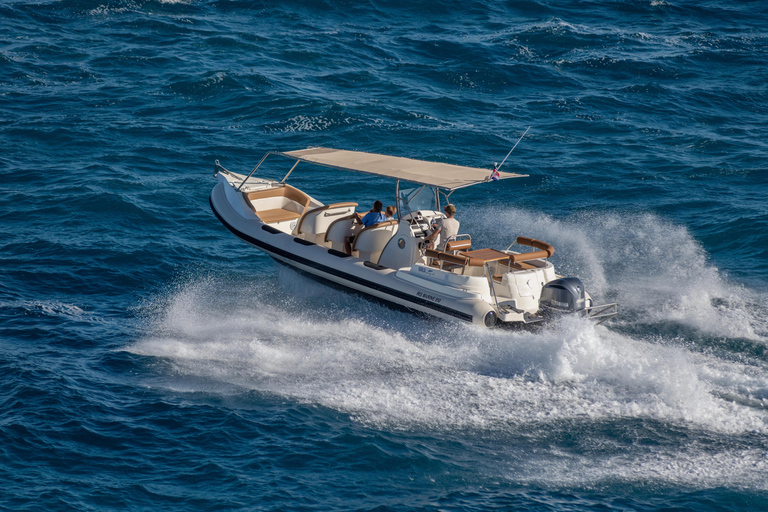 Visite privée du lagon bleu et des 3 îles en bateau à moteur