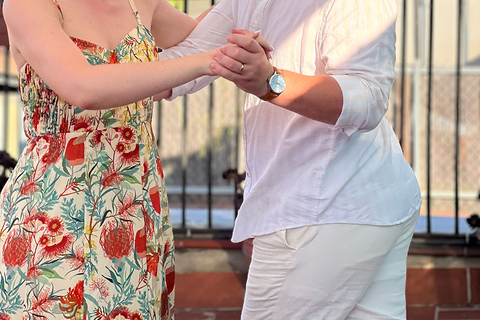 Barcelona: Rooftop Tango Lesson with Drinks and Videos