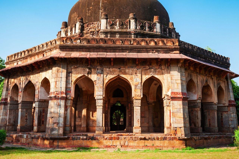 Delhi: Golden Triangle Tour with Ayurvedic Massages