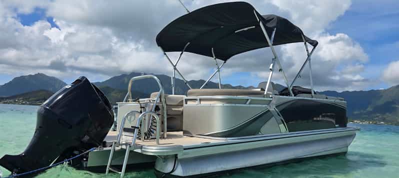 Kaneohe Bay: Pontoon Boat Rental with Captain