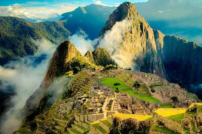 Discover Cusco, Sacred Valley and Machu Picchu in 4 Days