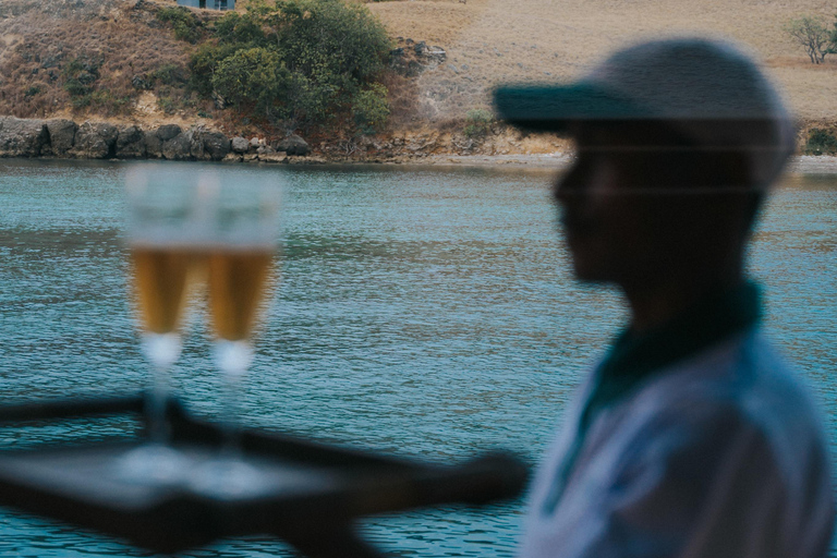 Komodo Premier Voyage: Full-Day 4 Stops & Sunset Cruise