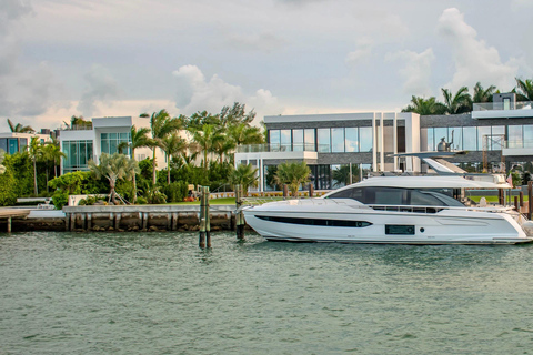 Miami: Millionaire Homes Boat Tour with Mojito Bar Onboard