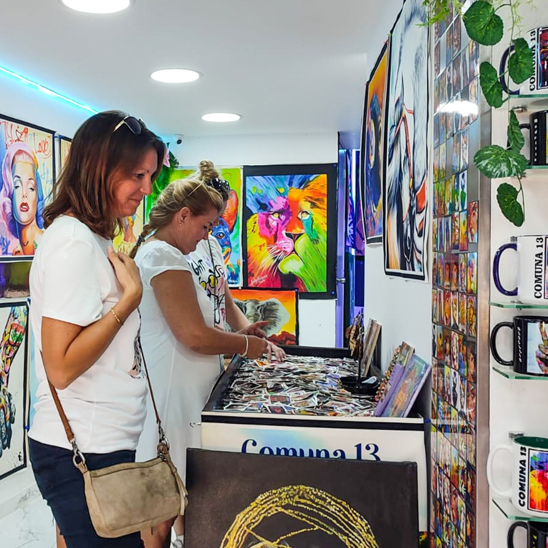 Colagem de mídia