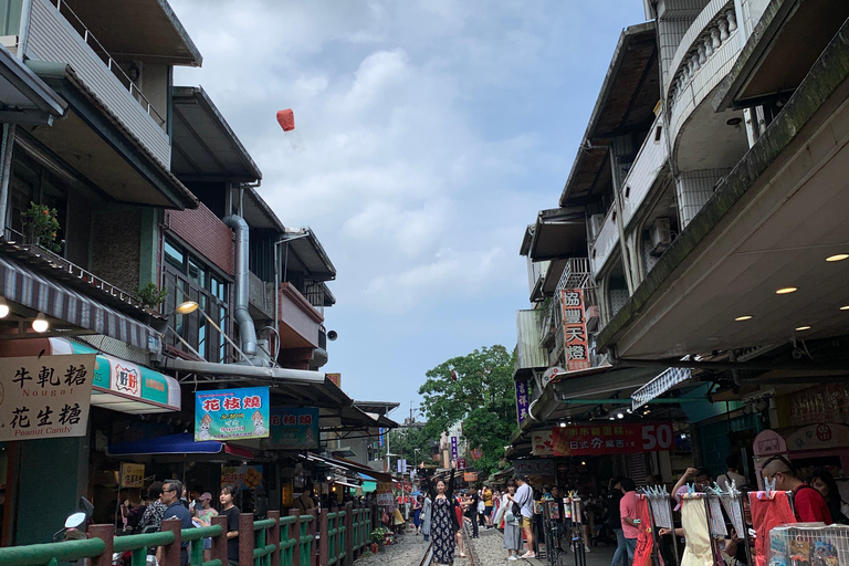 Taiwan Nature & Culture: Shifen, Jiufen & TaipeiEYE Day Tour