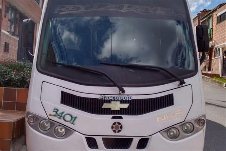 Medellín: Private Airport Transfer