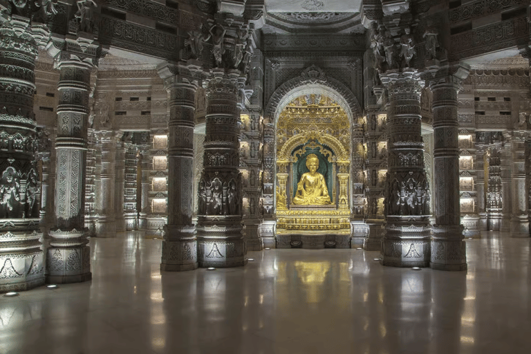 Delhi: Akshardham Temple Tour with Light & Water Show Akshardham Water & Light Show with Car+Guide.