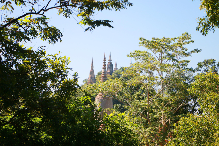 Private Tour to Oudong, Koh Chen Island and Buddhist Center Option without Lunch