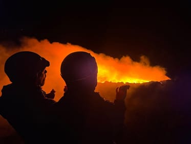 Mount Etna: Guided Hike with Volcanologist and Jeep Ride